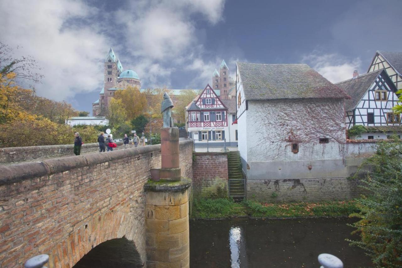 Gasthaus Zum Halbmond Hotell Speyer Eksteriør bilde
